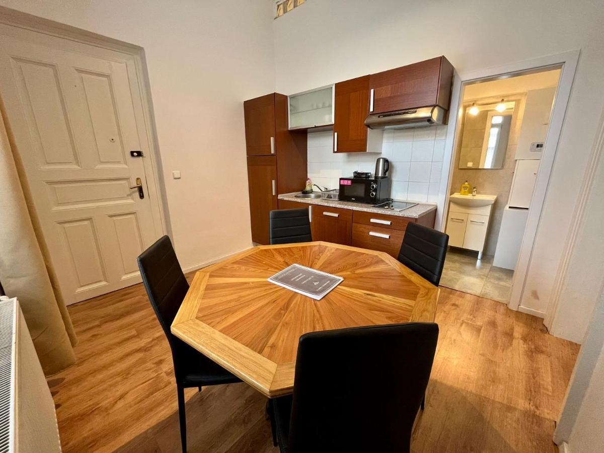 Casa Italia Prague Aparthotel Exteriör bild