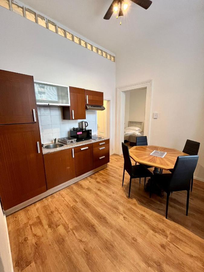 Casa Italia Prague Aparthotel Exteriör bild
