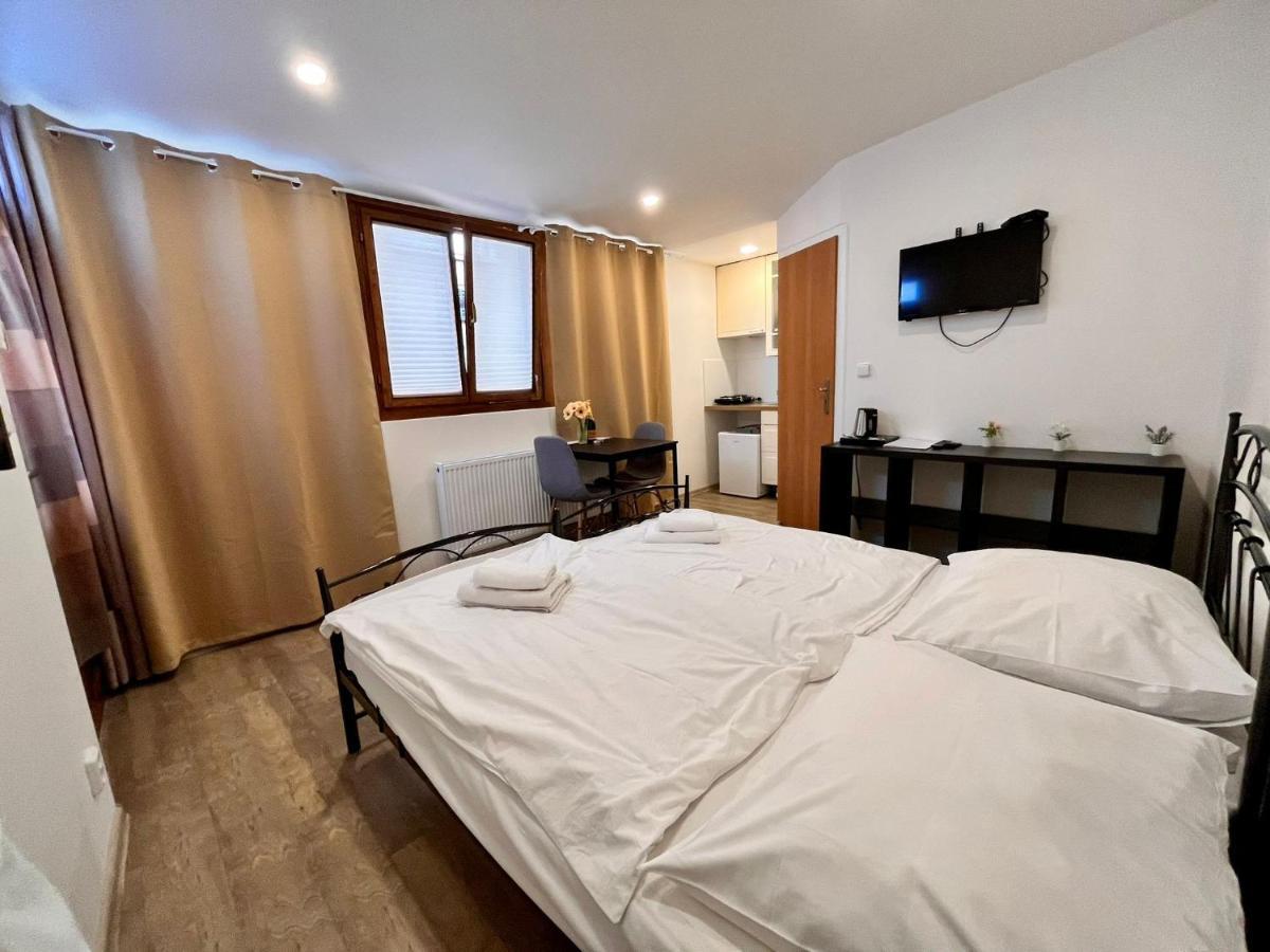 Casa Italia Prague Aparthotel Exteriör bild